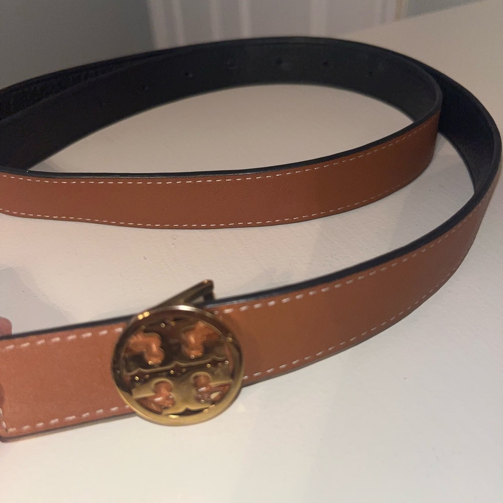 Tory Burch 1” reversible Leather Belt with Gold Emblem
